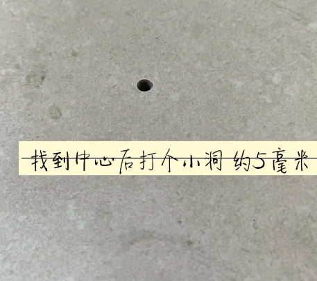 林甸瓷砖空鼓维修公司专业解答在瓷砖铺贴过程中，如果砂料搅拌不均匀，将会带来以下问题